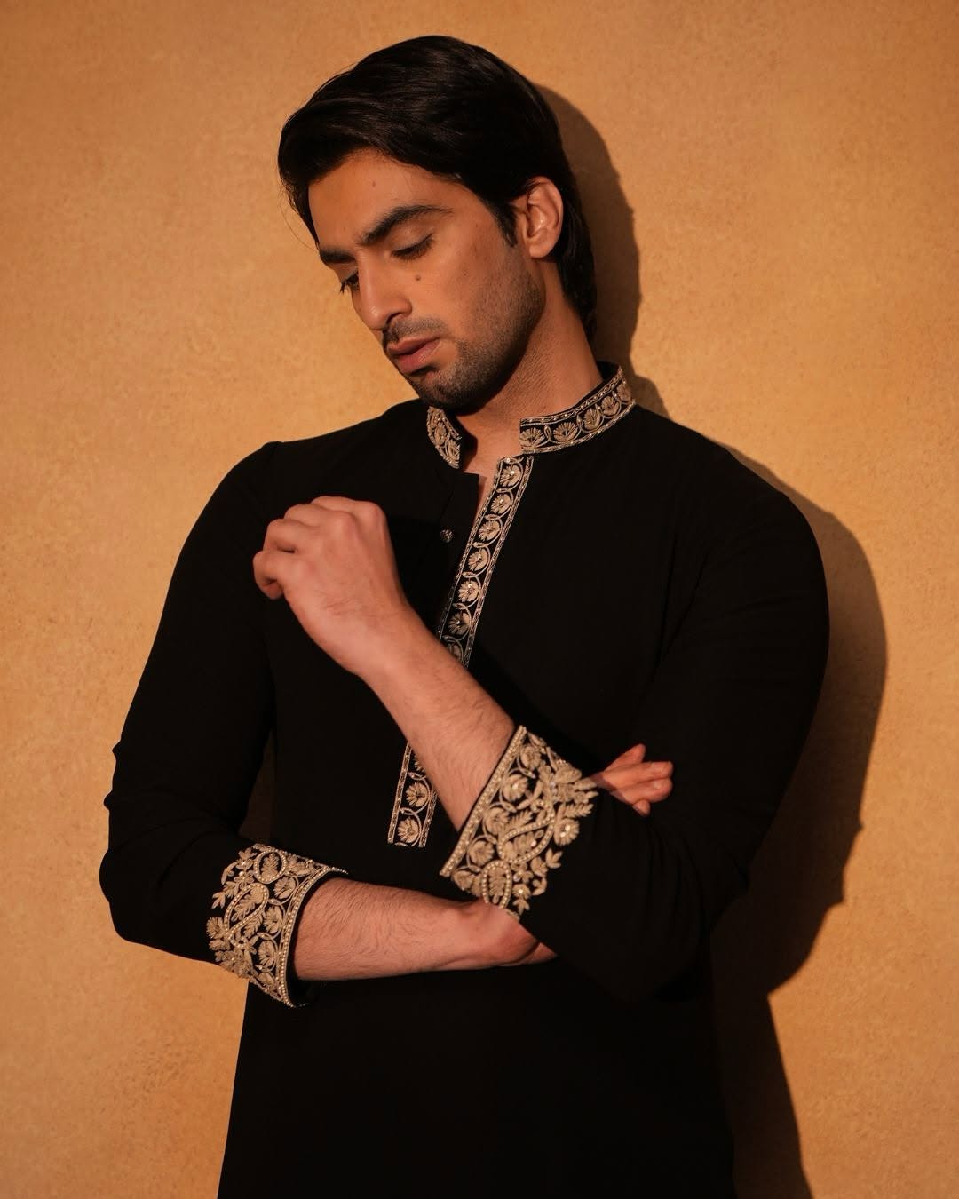 Black Embroidered Work Kurta With Paijama