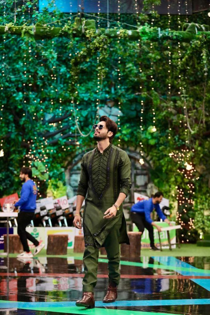 MEHNDI NECK WORK KURTA PAJAMA